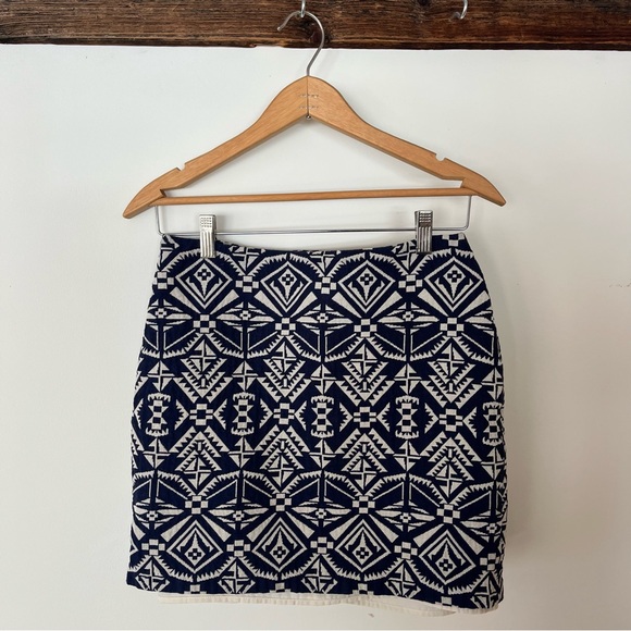Love21 Dresses & Skirts - Love 21 Geometric Pattern Navy Blue and White Mini Pencil Skirt